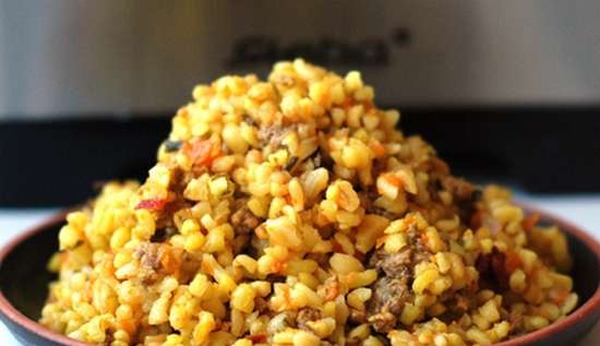 Pilaf bulgur con zucca e carne macinata in una Steba DD2 multicooker