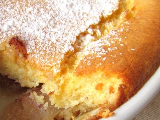 Polenta casserole with apples (Polentaauflauf mit Aepfeln)