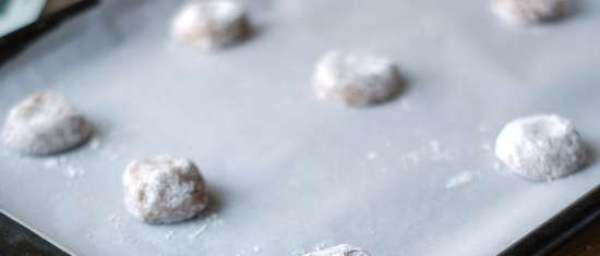 Amaretti with chestnut cream