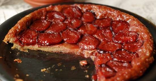 Pastel de frutas con masa de centeno