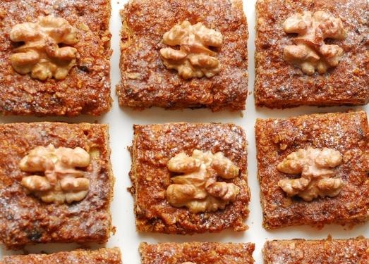 Galletas con manzanas, dátiles y nueces