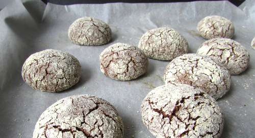 Chickpea and bird cherry cookies