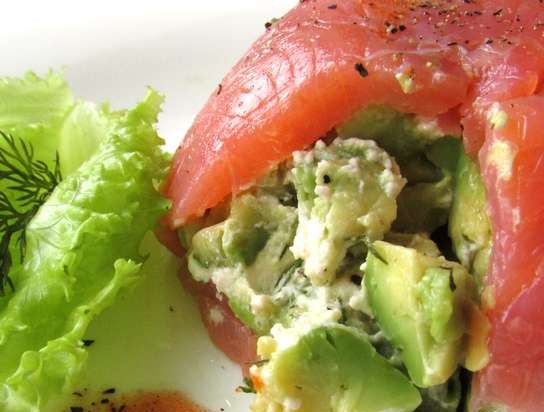 Terrina con salmón y aguacate