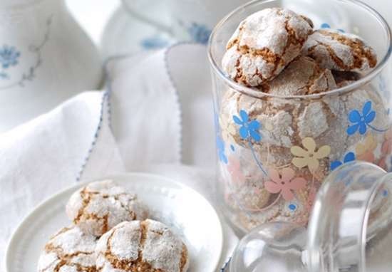 Amaretti na may chestnut cream