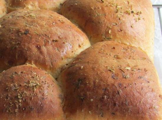 Pan de pepino con queso y eneldo