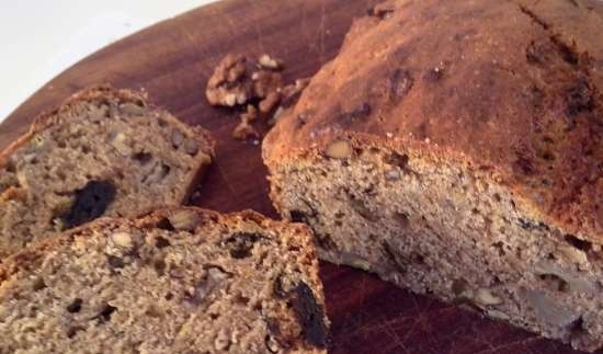 Torta di banane con noci e prugne