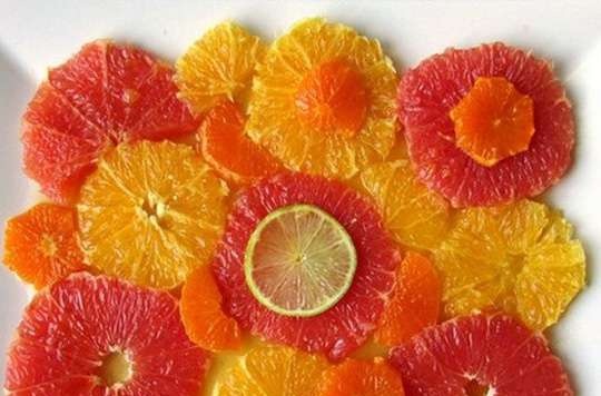 Fruit citrus salad na may cardamom