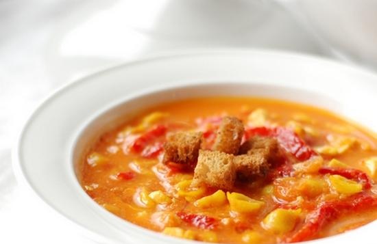 Sweet pepper soup with saffron