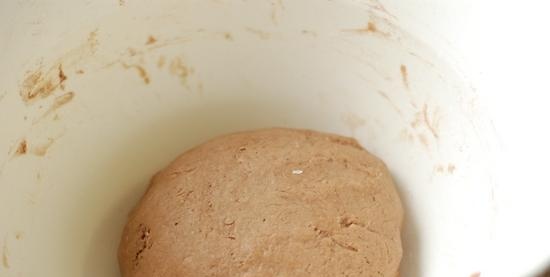 Rolled cake with dried apricots and almonds filling