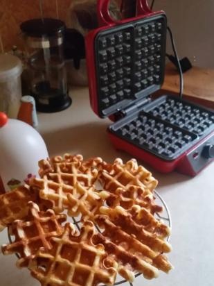 فطائر الوافل بالجبن من I. Lazerson في Gfgrill GF-020 Waffle Pro waffle iron