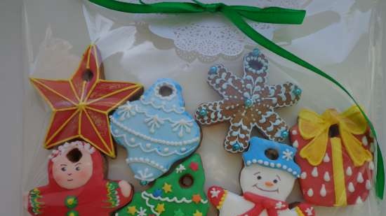 We decorate gingerbread cookies, cookies