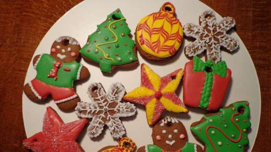 We decorate gingerbread cookies, cookies