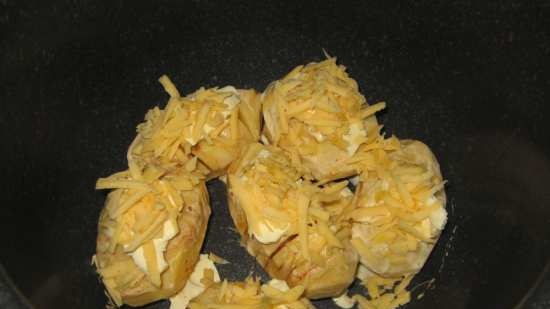 Potatoes baked in Swedish in a multicooker Cuckoo 1055