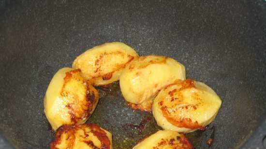 Potatoes baked in Swedish in a multicooker Cuckoo 1055