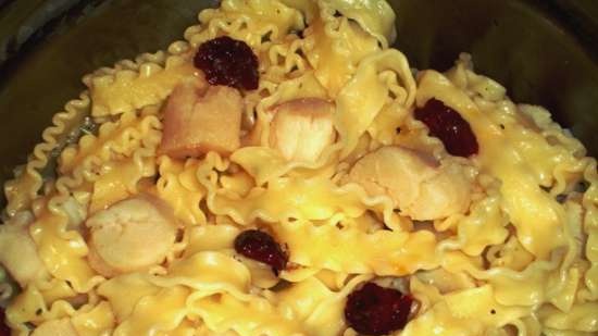 Pasta with scallops and sun-dried tomatoes