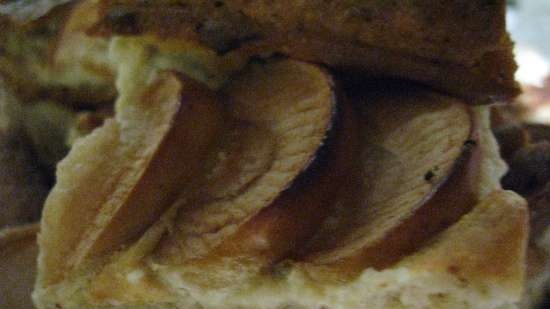 Walnut cakes with apples and custard