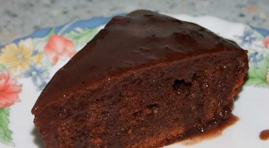 Torta al cioccolato impregnata di cioccolato