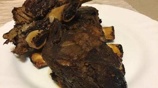 Costillas a la barbacoa perezosas en una olla de cocción lenta Kenwood