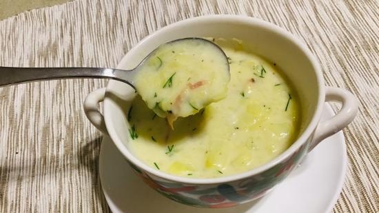 Zuppa di patate con pancetta e formaggio