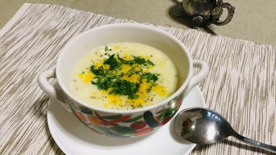 Zuppa di patate con pancetta e formaggio