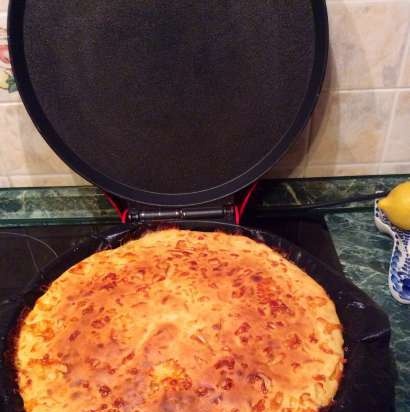 Khachapuri سريع بطريقة مختلفة في شواية ملامسة VVK