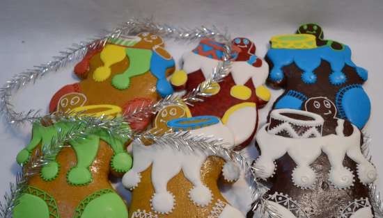 We decorate gingerbread cookies, cookies