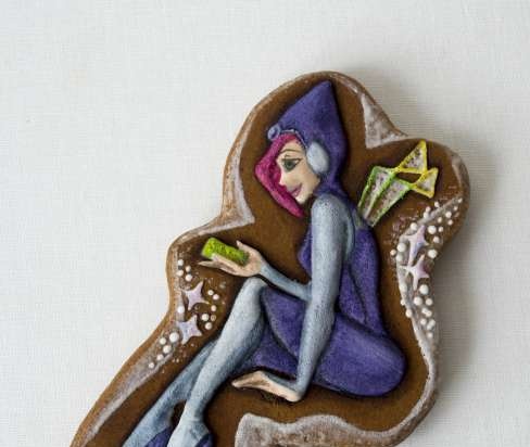 We decorate gingerbread cookies, cookies