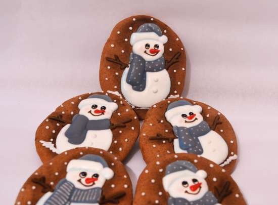 We decorate gingerbread cookies, cookies