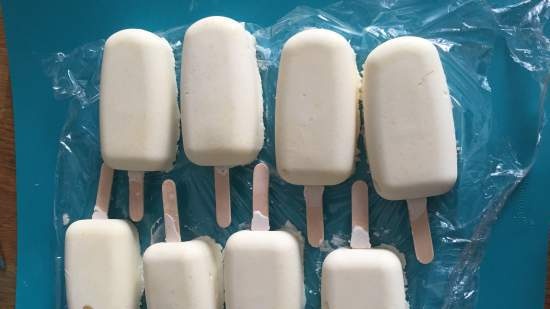 Moldes y cucharas para helado