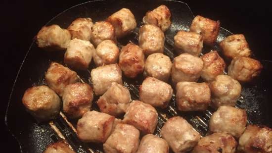 Preparation of meatballs and not only in silicone ice molds