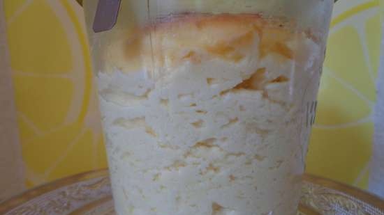 Bánh nướng trong ly. Cheesecake trong thủy tinh.