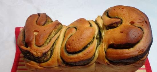 Brioche de brioche de mármol con té verde Matcha