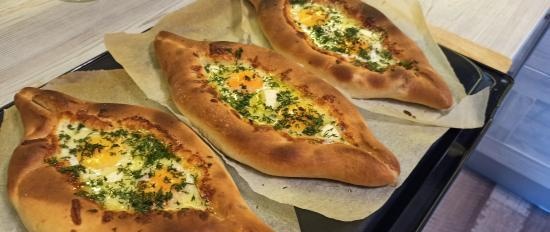 Khachapuri Adjarian