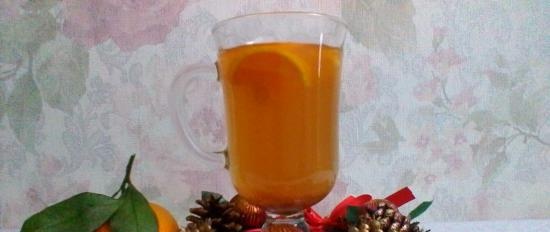 Sidra de manzana en olla de cocción lenta en Kitfort KT 2010