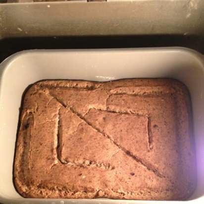 Pan de centeno con avena en una máquina de pan