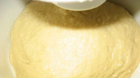 Custard Easter cake (ibang pagpipilian)