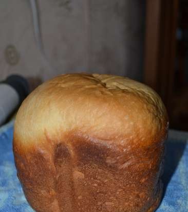 Pane con kefir in una macchina per il pane