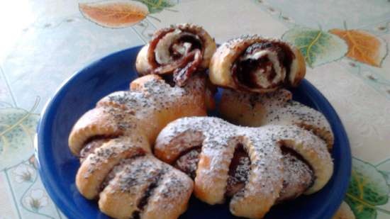 Bagels with jam or homemade nutella