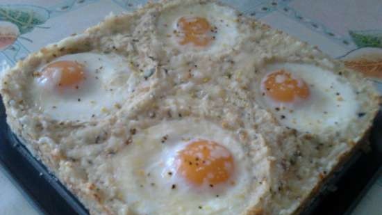 Cazuela de arroz y pescado con huevo