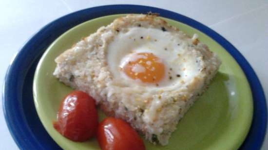 Cazuela de arroz y pescado con huevo