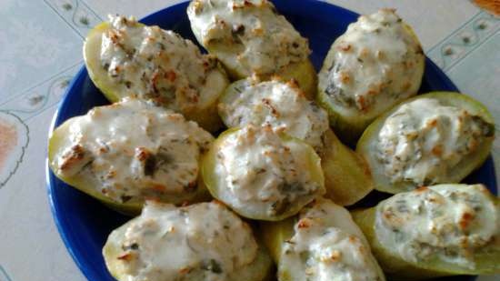 Zucchini with meat and mozzarella