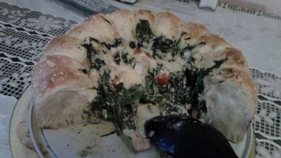 Collapsible pie with chicken and spinach