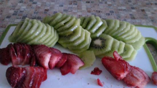 Kiwi and strawberry pie