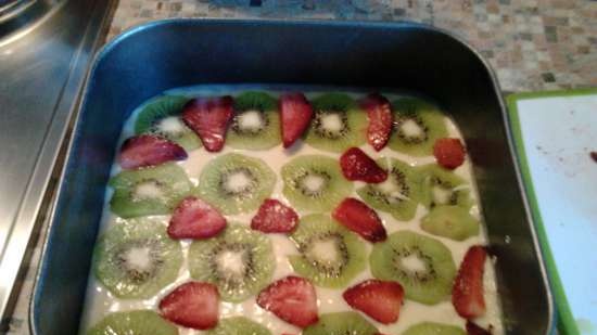 Kiwi and strawberry pie