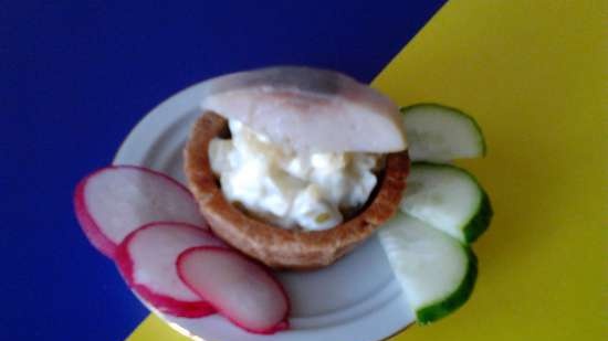 Rug tartlets med sild Glamurchik (Ves tartalet)