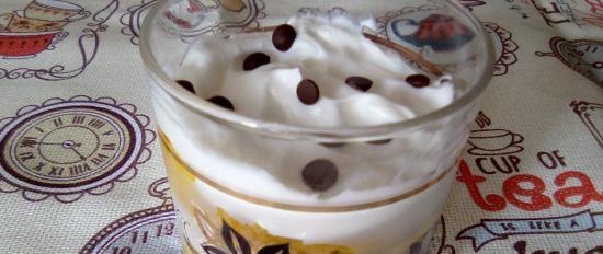 Dessert in a glass with cookies and fruits