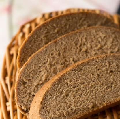 Whole wheat-rye bread with chocolate