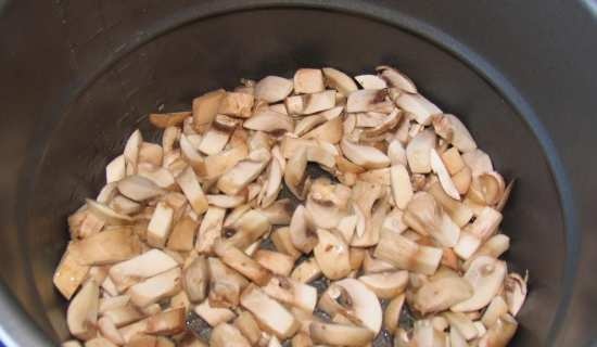 Patatas na may mga champignon sa Comfort Fy 500 pressure cooker