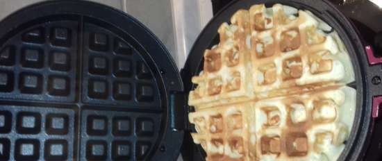 Waffle maker, hazelnut