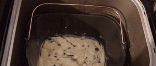 Curd cake na may cranberry / raisins / marmalade ... sa isang gumagawa ng tinapay